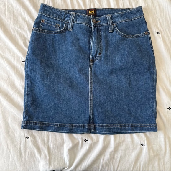 Lee Dresses & Skirts - Lee Women's Classic Blue Jean Pencil Skirt Size 6 Medium Vintage